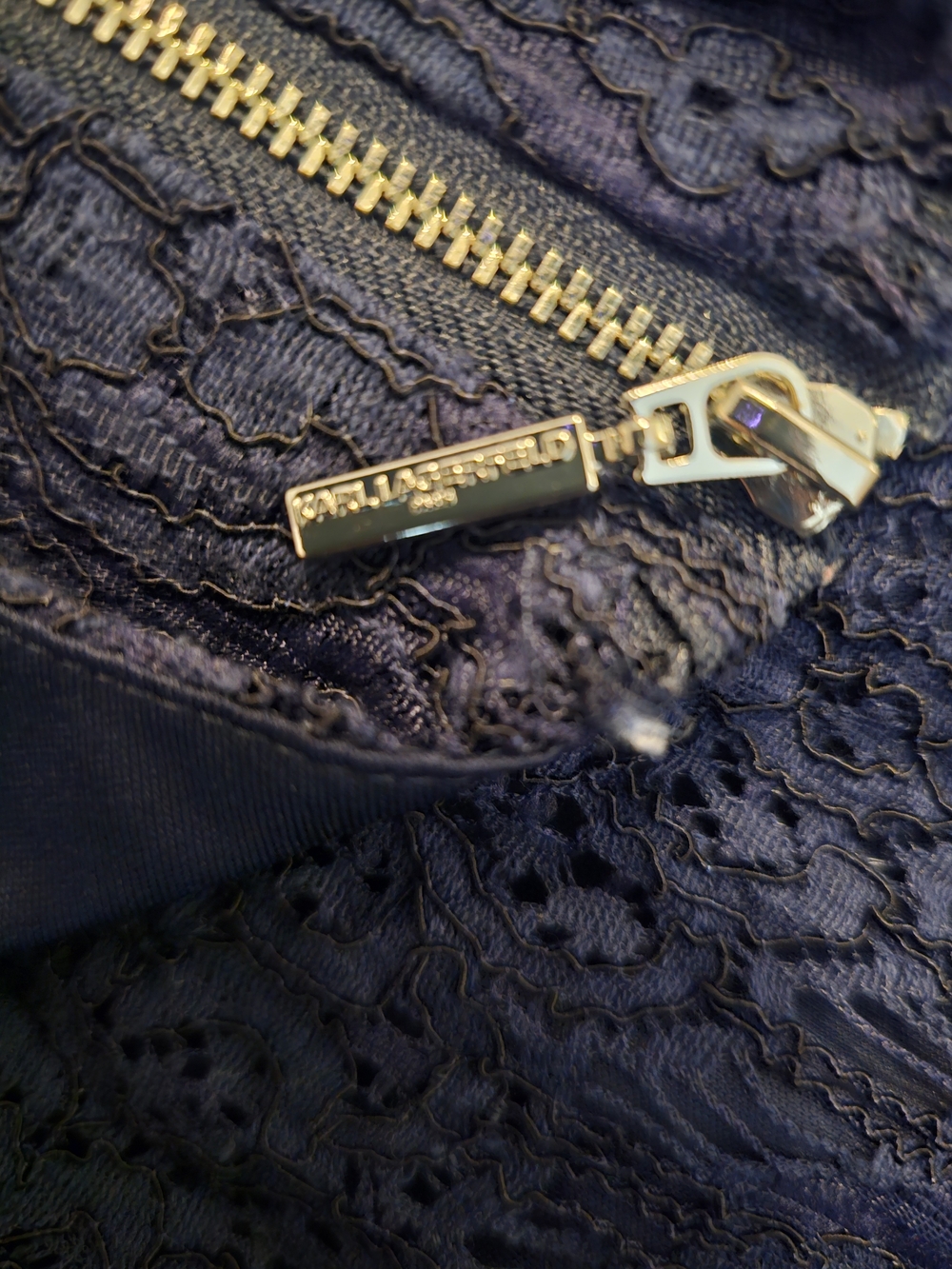 Karl Lagerfeld Paris Navy Blue Lace Sleeveless Dress Sz4 Exposed Branded Zipper - Picture 6 of 6